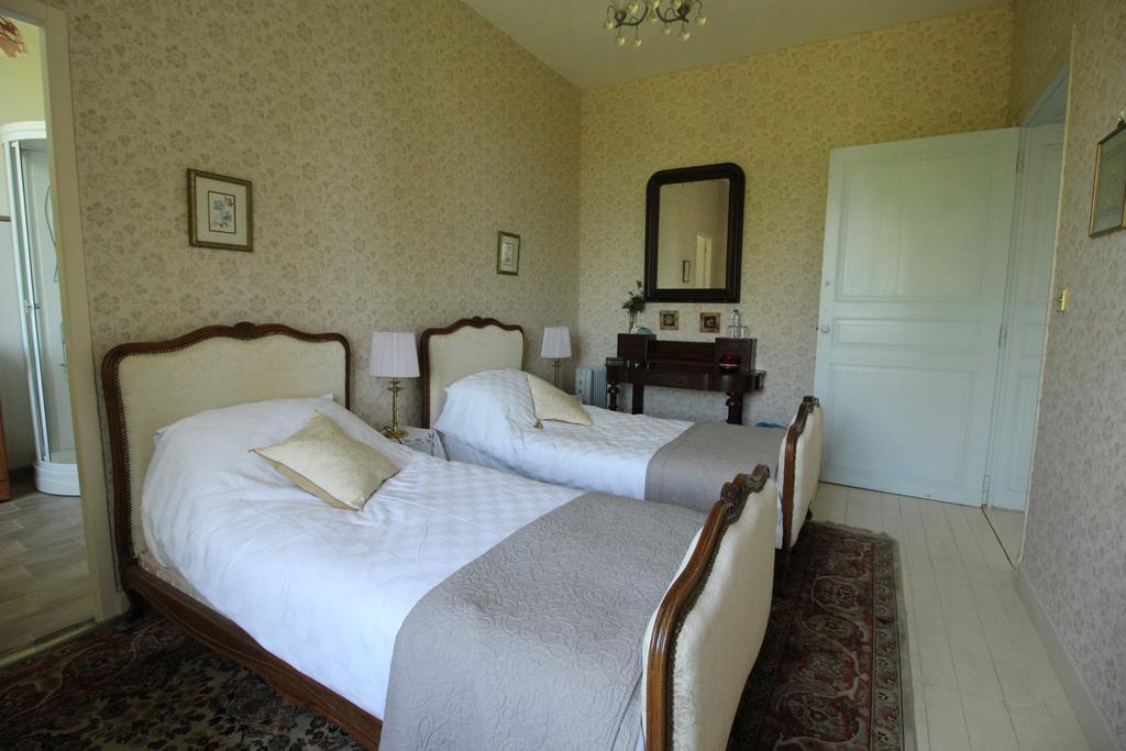 Manoir Angle Bed & Breakfast Blanzay-sur-Boutonne Ruang foto