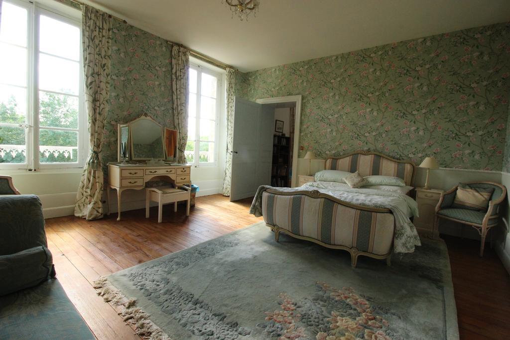 Manoir Angle Bed & Breakfast Blanzay-sur-Boutonne Ruang foto